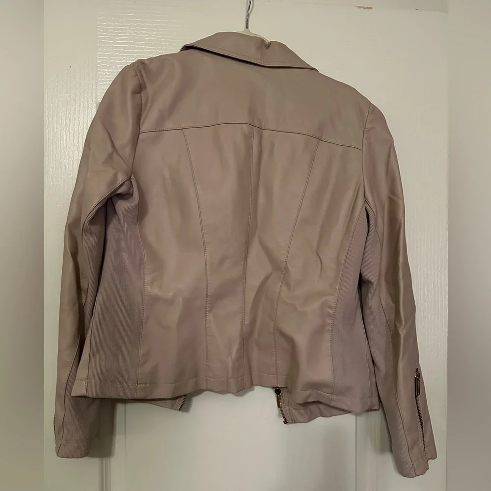Leather jacket - Picture 3 of 3